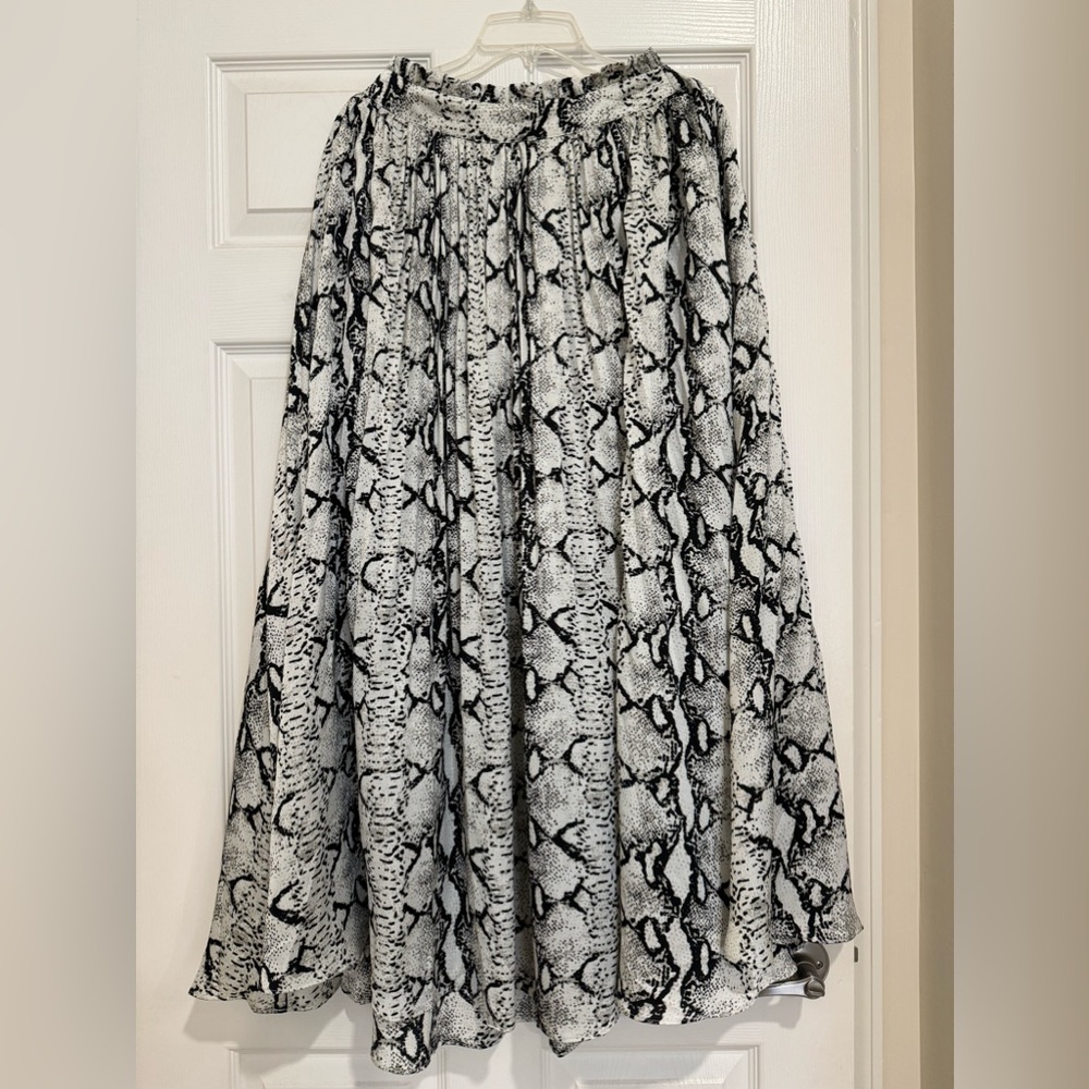 Promesa Snake-print maxi skirt